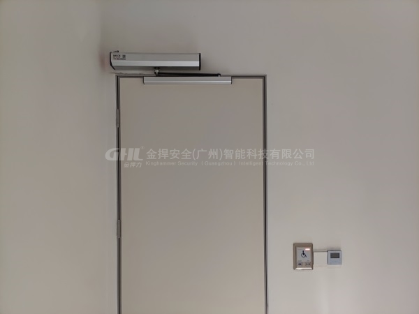 殘疾人衛(wèi)生間無接觸平開門自動開門機(jī)·廣州中巨科學(xué)創(chuàng)新城