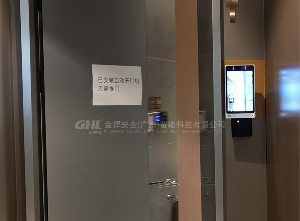 人臉識別無接觸平開門自動開門機(jī)·廣州珠江新城寫字樓