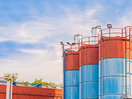 站在風(fēng)口 大氣治理設(shè)備企業(yè)誰將笑傲群雄