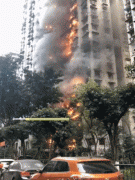 重慶火災(zāi)消防通道被堵逃生門上鎖，我們還沒吃夠教訓(xùn)嗎？