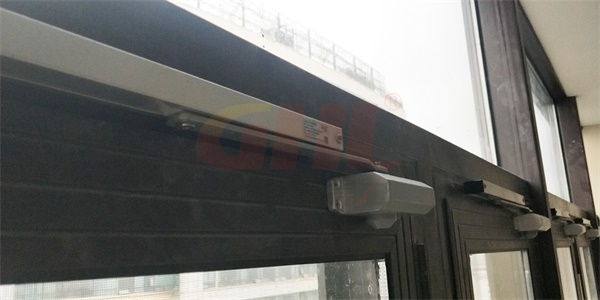 山東大學(xué)第二醫(yī)院各防火窗金捍力溫控閉窗器