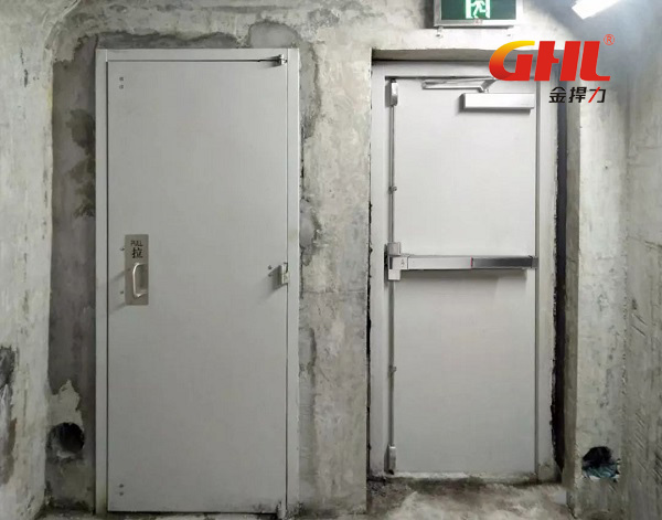 地鐵隧道安裝三點(diǎn)式逃生門(mén)鎖