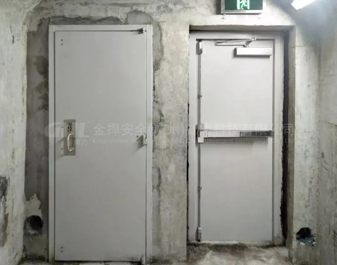 地鐵隧道安裝抗風壓推桿鎖