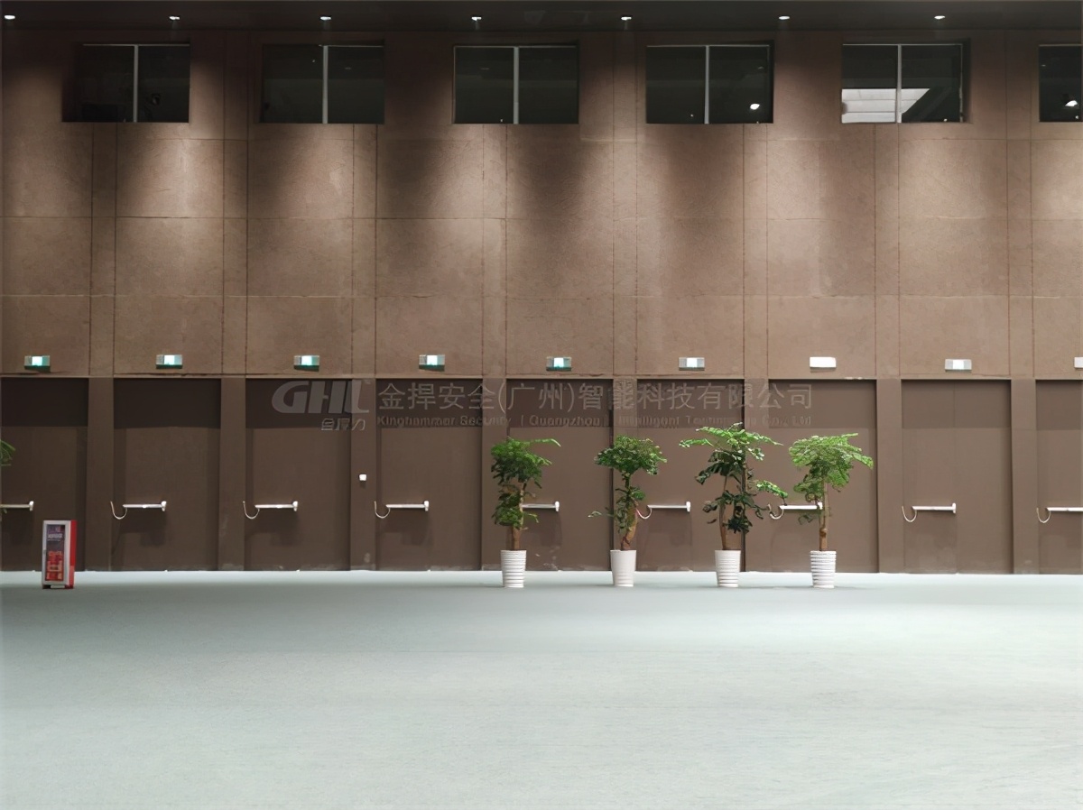 廣州越秀國(guó)際會(huì)議中心會(huì)議廳疏散門安裝電動(dòng)推桿鎖